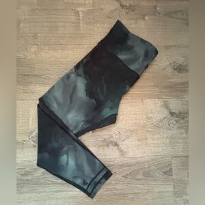 💚 ATHLETA 7/8 LENGTH ELATION LEGGINGS/SOLD OUT PATTERN~SIZE L (NEVER WORN)